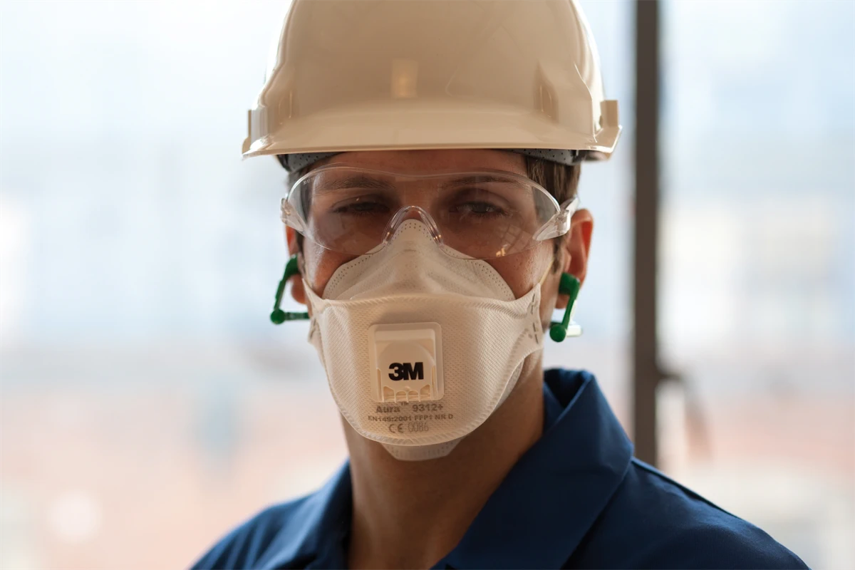 Zaščitna maska FFP1 z ventilom AURA 9312+ 3M 3 Zaščitna maska FFP1 z ventilom AURA 9312+ 3M – 3